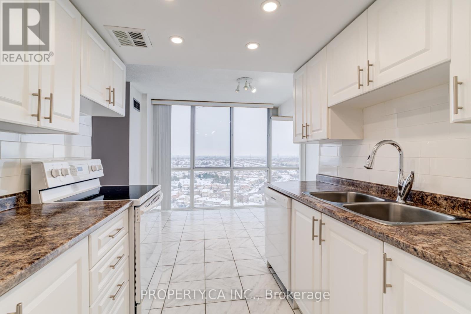 1812 - 10 Markbrook Lane, Toronto, Ontario  M9V 5E3 - Photo 5 - W12694736