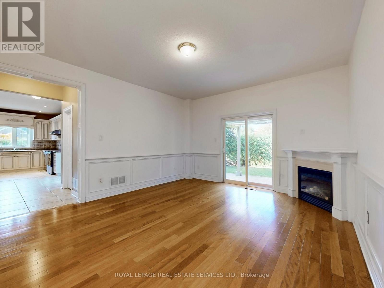 301 Mohawk Road, Oakville, Ontario  L6L 6P9 - Photo 15 - W12694742