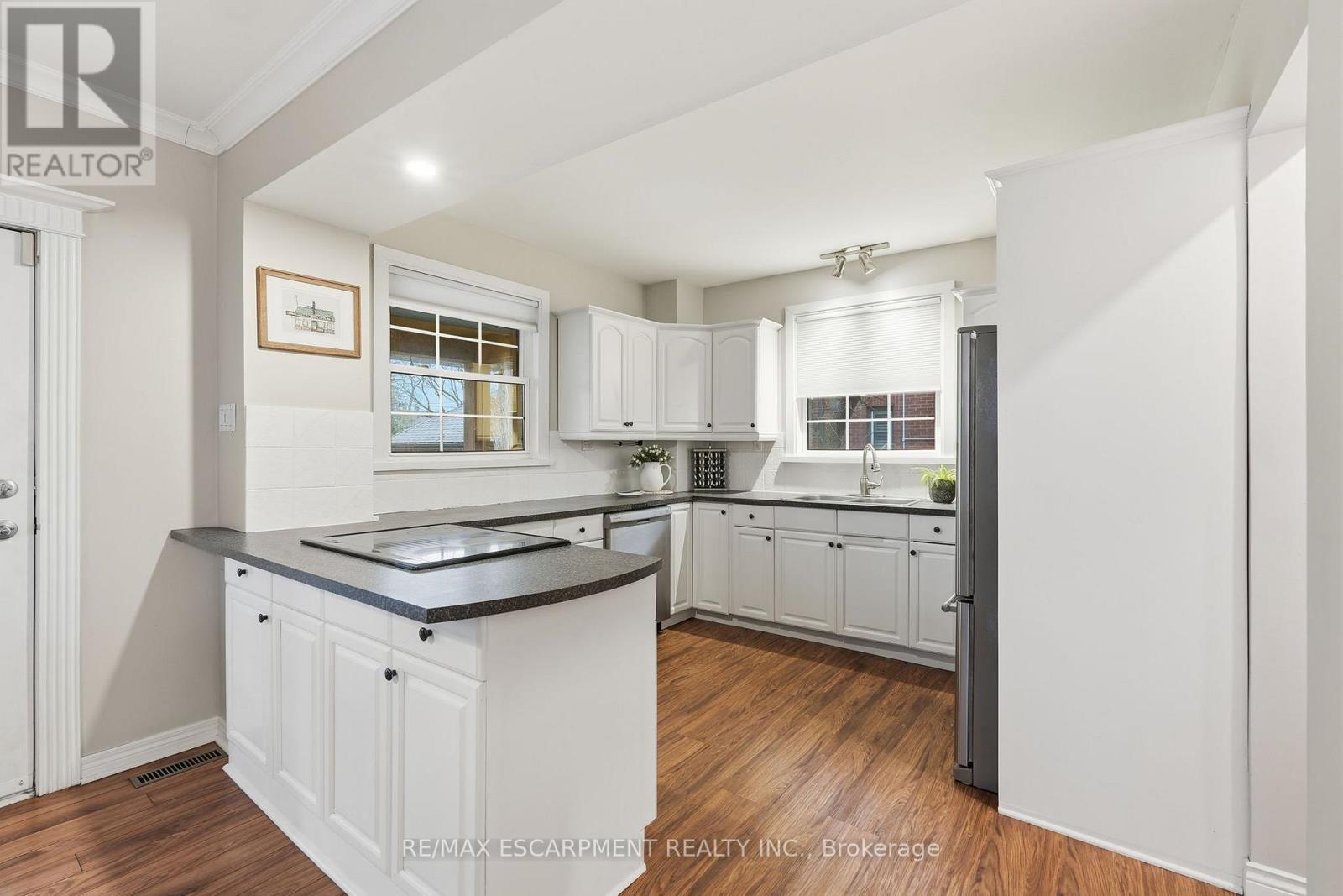 232 Mountain Park Avenue, Hamilton, Ontario  L8V 1A3 - Photo 17 - X12693112