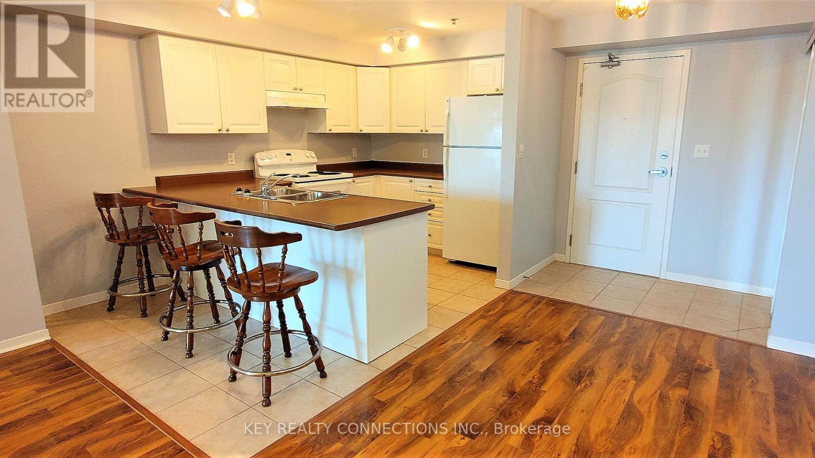 1201 - 330 Prince Charles Drive S, Welland, Ontario  L3C 7B3 - Photo 3 - X12694380