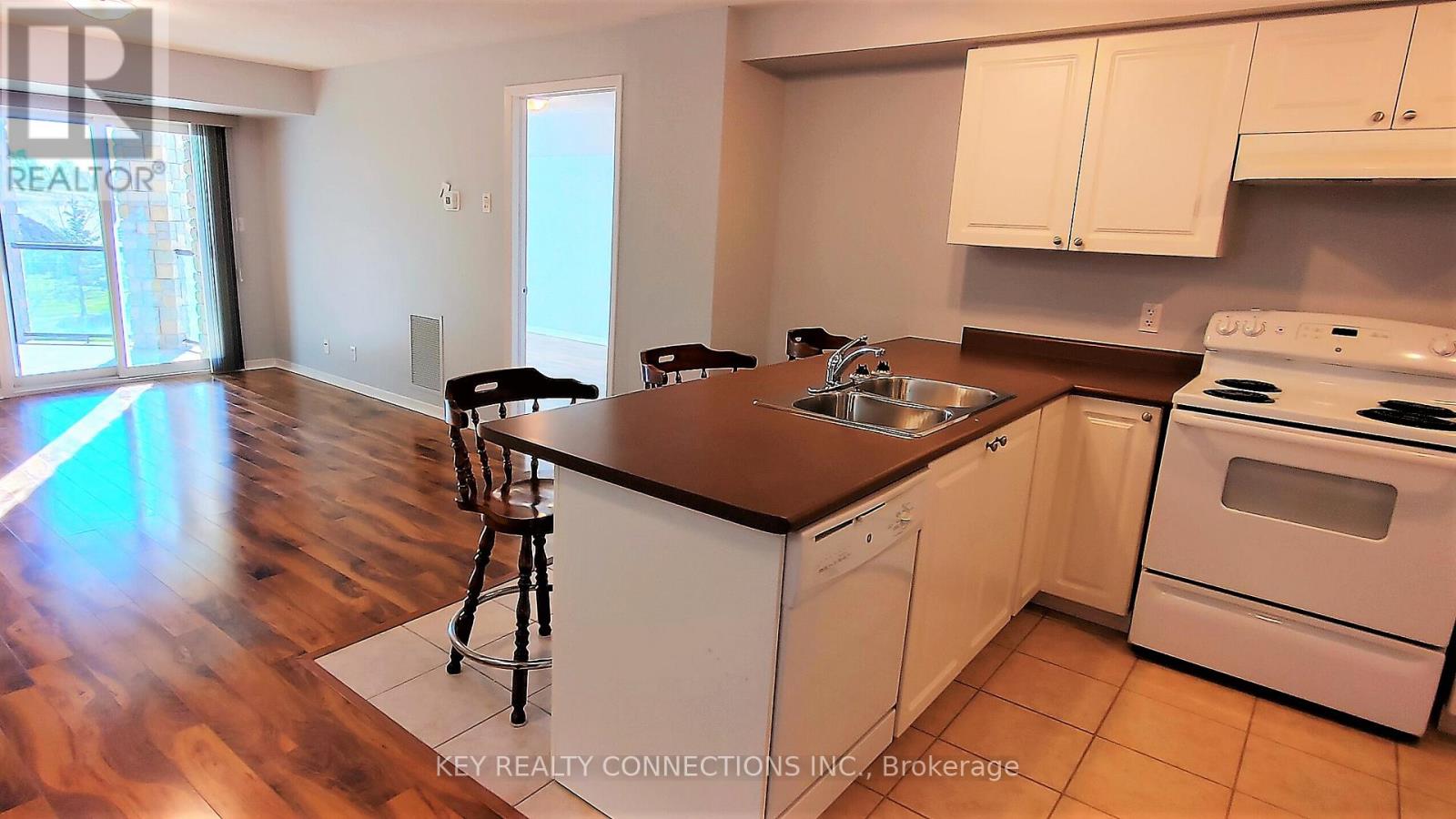 1201 - 330 Prince Charles Drive S, Welland, Ontario  L3C 7B3 - Photo 6 - X12694380