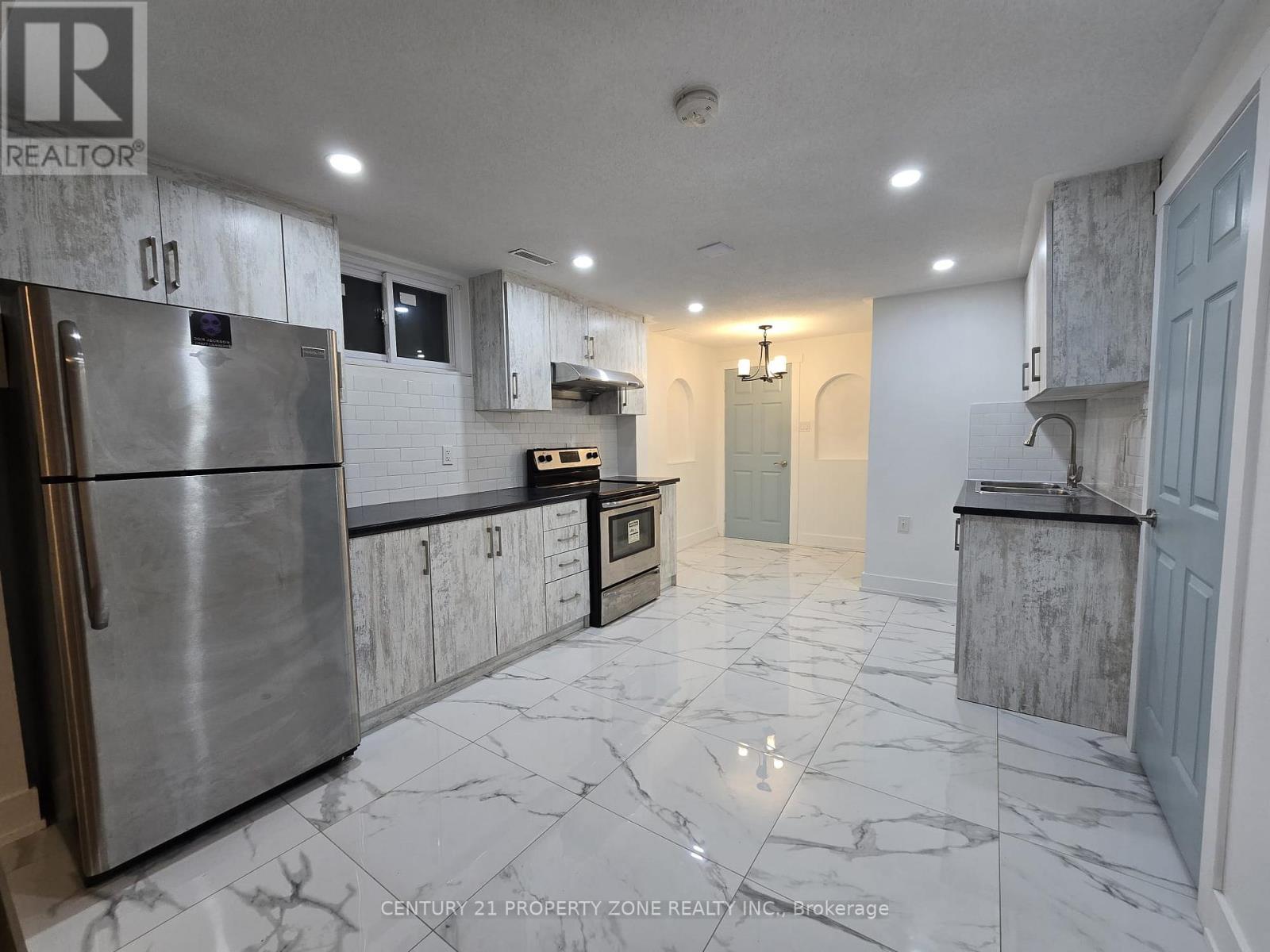 Basement - 218 Ingleside Place, Kitchener, Ontario  N2M 2H2 - Photo 5 - X12694668