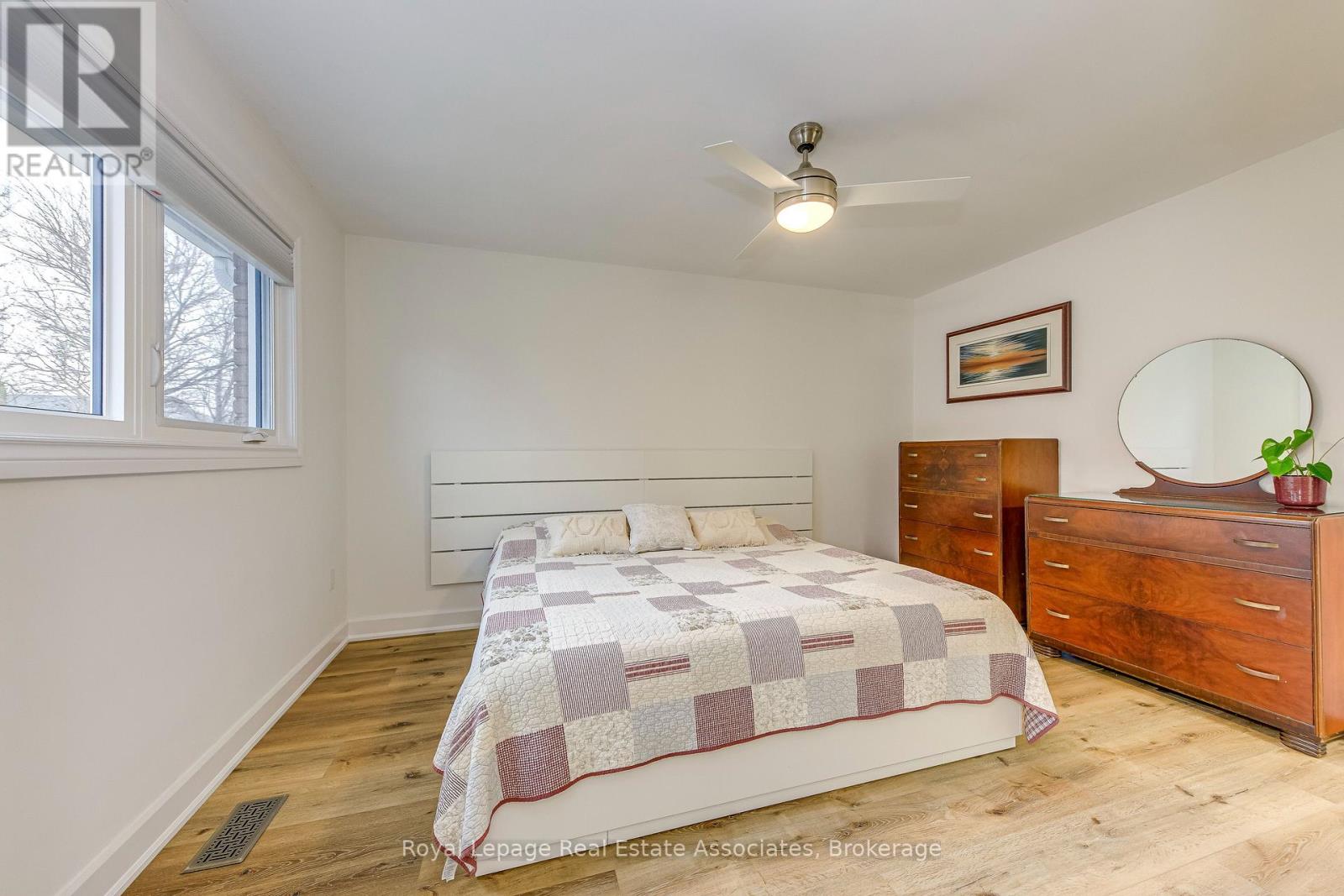 166 Ranwood Court, Hamilton, Ontario  L8W 1V4 - Photo 10 - X12694686