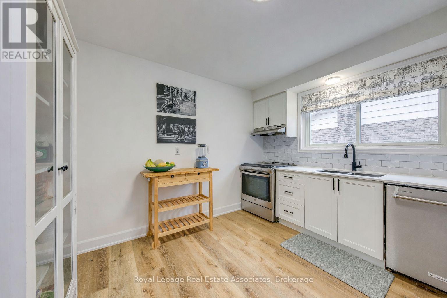 166 Ranwood Court, Hamilton, Ontario  L8W 1V4 - Photo 7 - X12694686