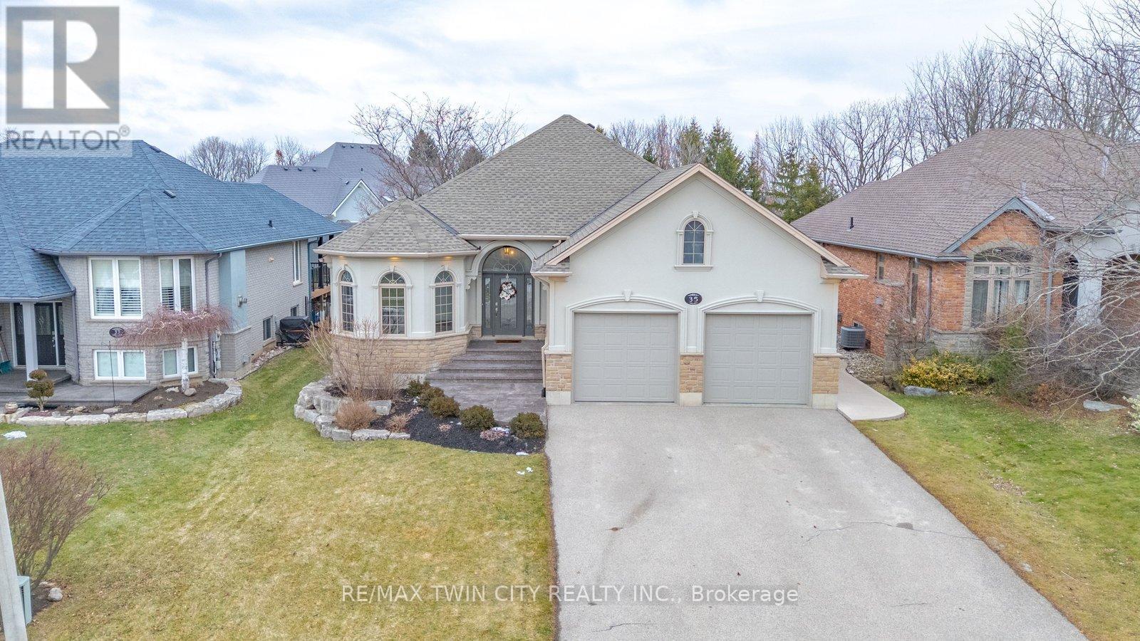 35 LONG LANE, Brant, Ontario