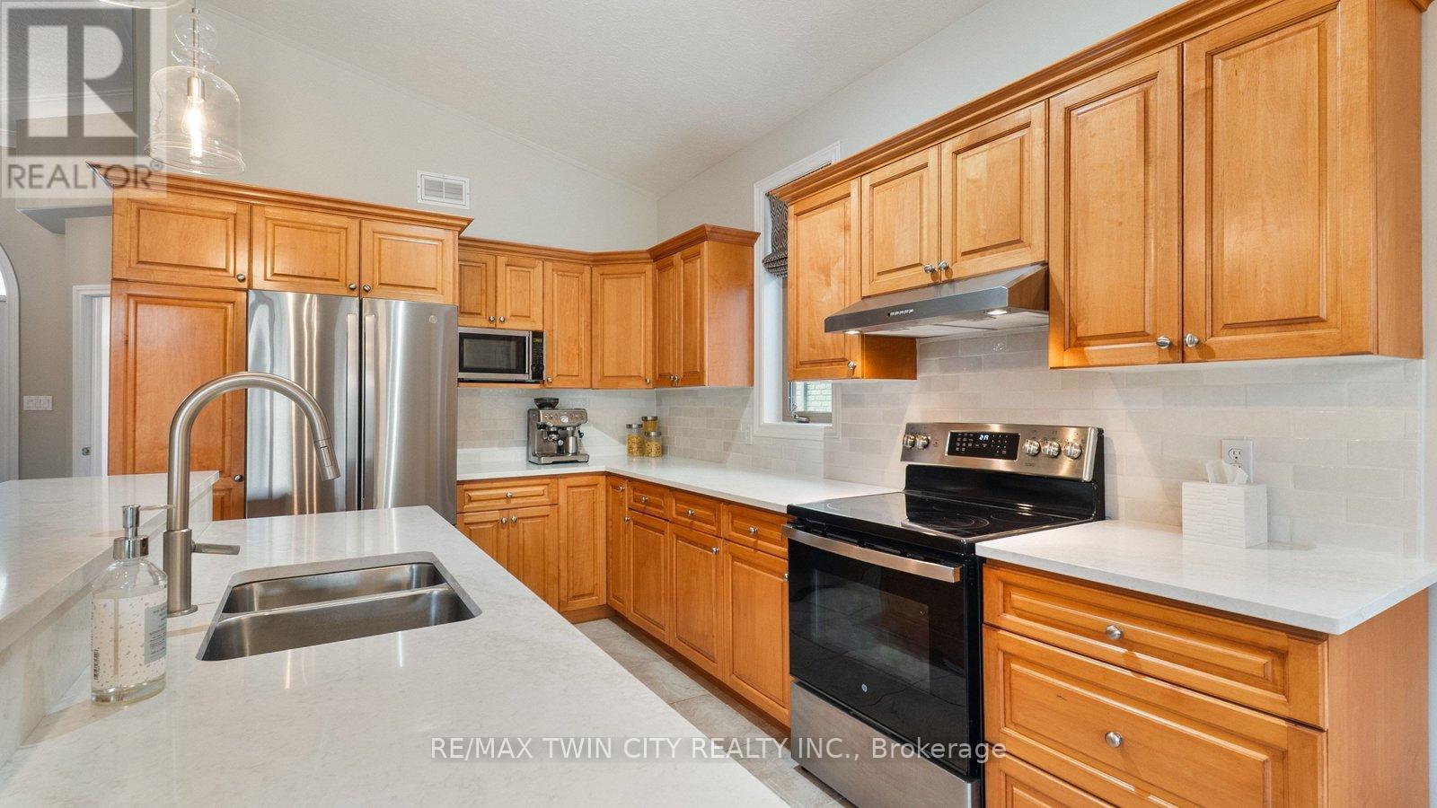 35 Long Lane, Brant, Ontario  N3L 4E9 - Photo 10 - X12694750