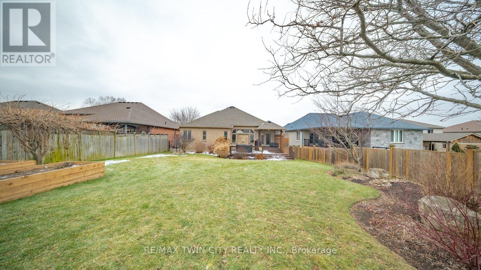 35 Long Lane, Brant, Ontario  N3L 4E9 - Photo 43 - X12694750