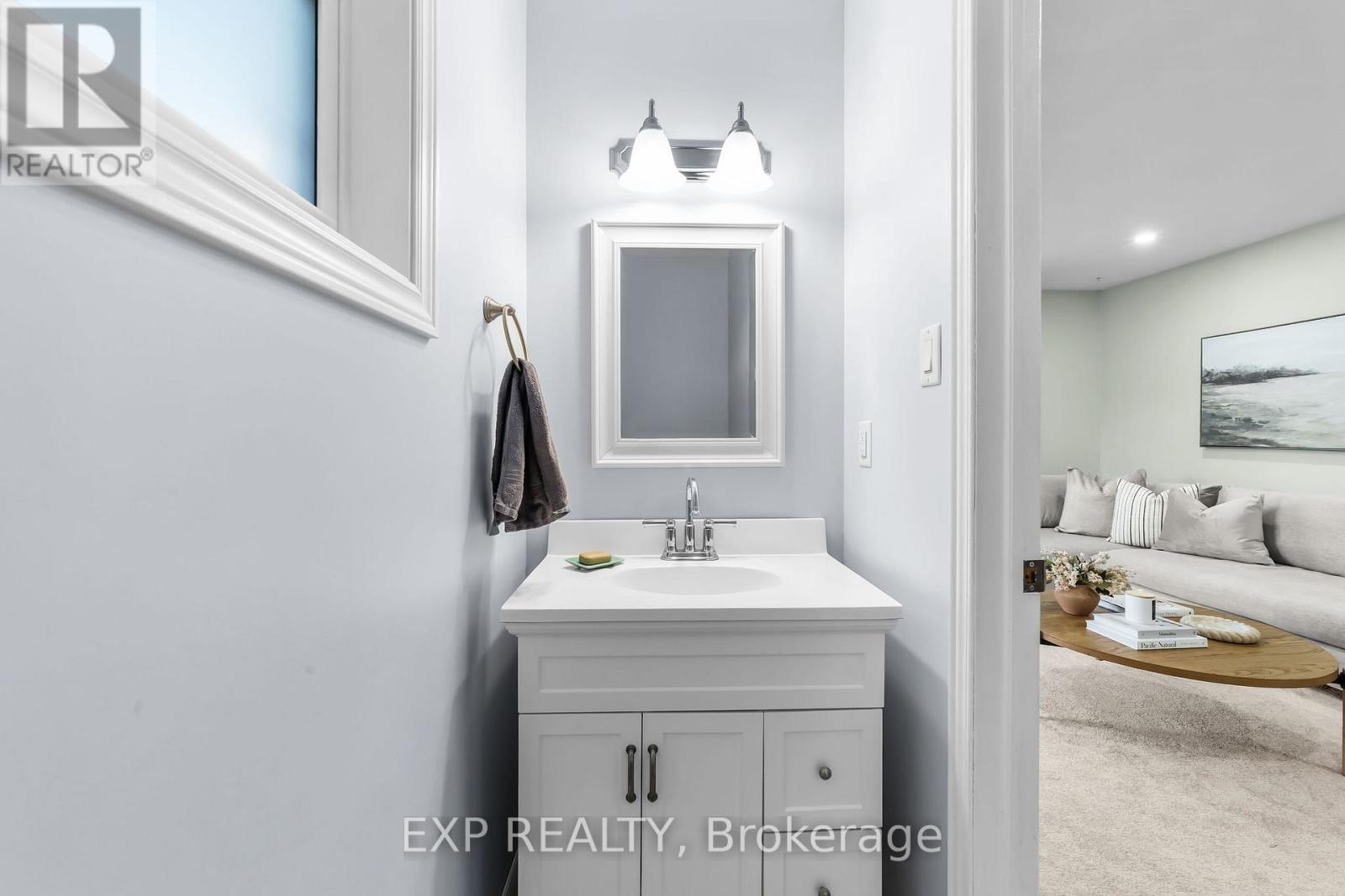 9122 Parkhouse Drive, Strathroy-Caradoc, Ontario  N0L 1W0 - Photo 18 - X12694886