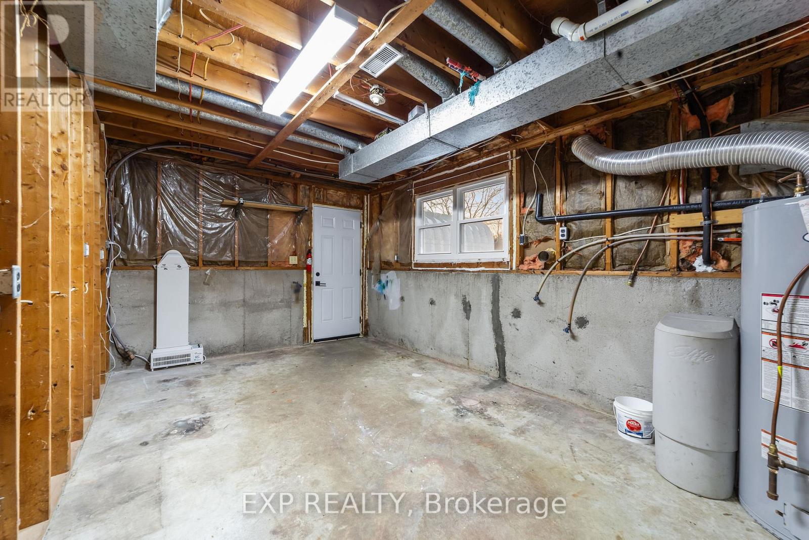 9122 Parkhouse Drive, Strathroy-Caradoc, Ontario  N0L 1W0 - Photo 29 - X12694886