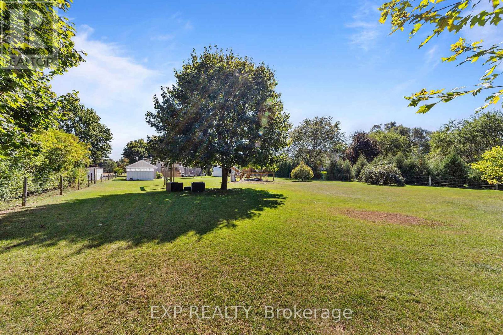 9122 Parkhouse Drive, Strathroy-Caradoc, Ontario  N0L 1W0 - Photo 44 - X12694886