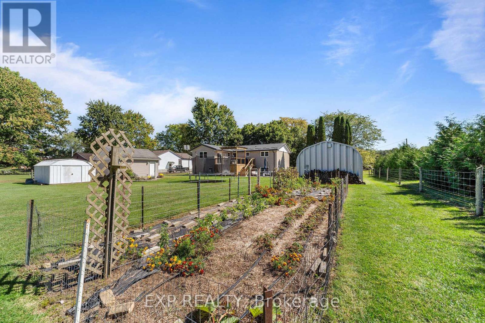 9122 Parkhouse Drive, Strathroy-Caradoc, Ontario  N0L 1W0 - Photo 45 - X12694886