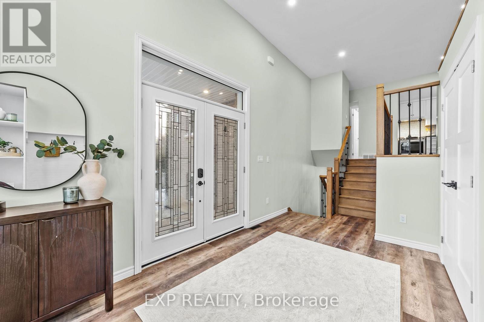 9122 Parkhouse Drive, Strathroy-Caradoc, Ontario  N0L 1W0 - Photo 5 - X12694886