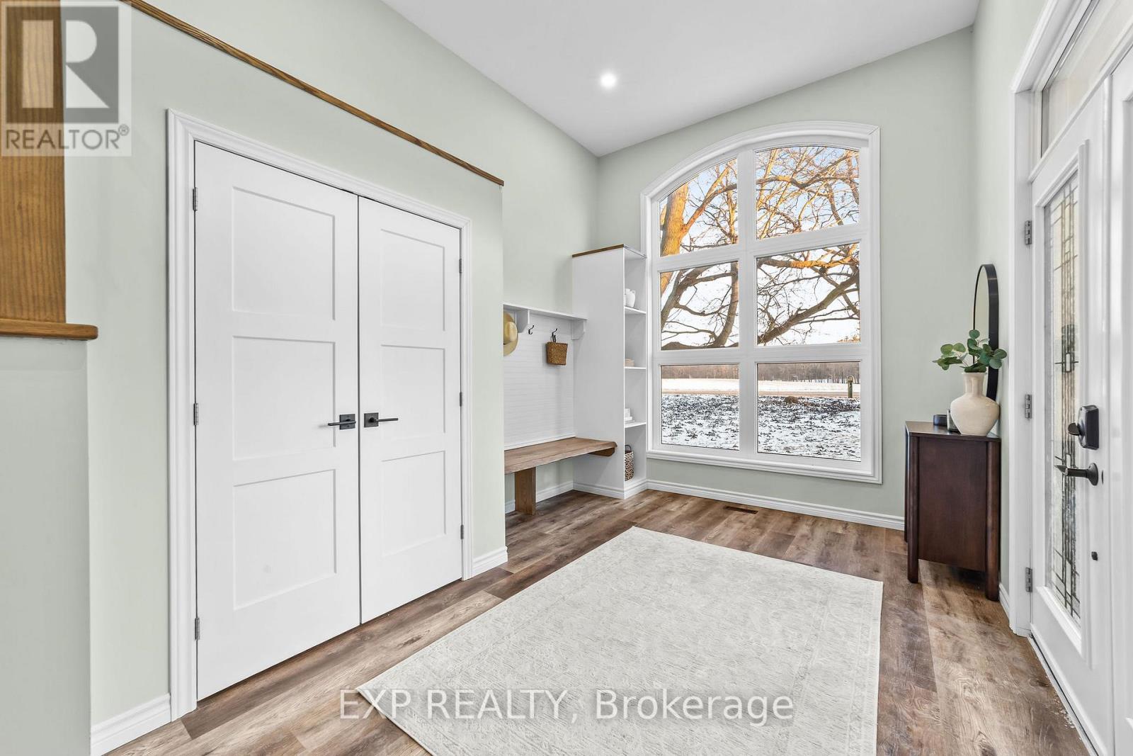 9122 Parkhouse Drive, Strathroy-Caradoc, Ontario  N0L 1W0 - Photo 6 - X12694886