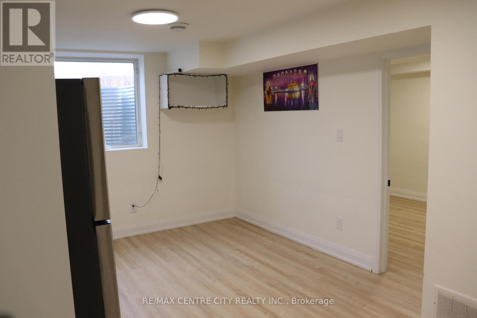 Lower - 2966 Turner Crescent, London South, Ontario  N6M 0J3 - Photo 3 - X12694928