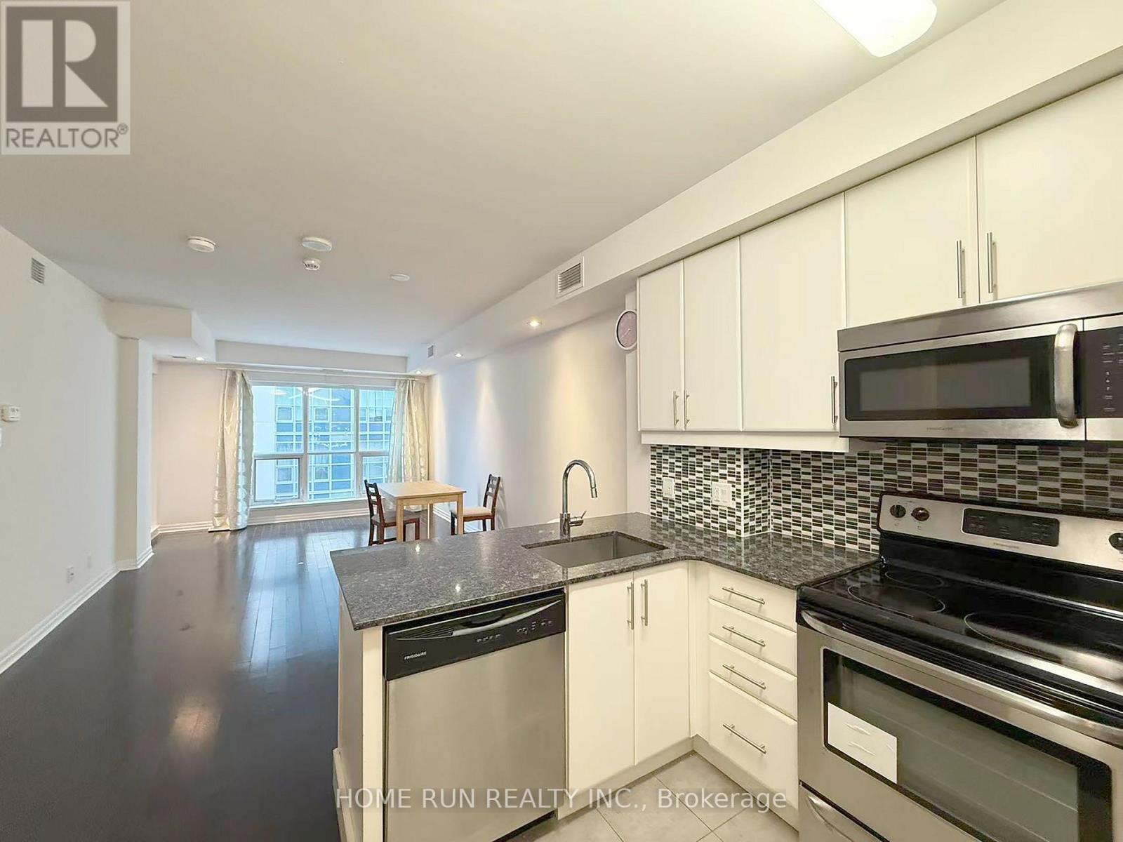 2206 - 242 Rideau Street, Ottawa, Ontario  K1N 0B7 - Photo 3 - X12694802