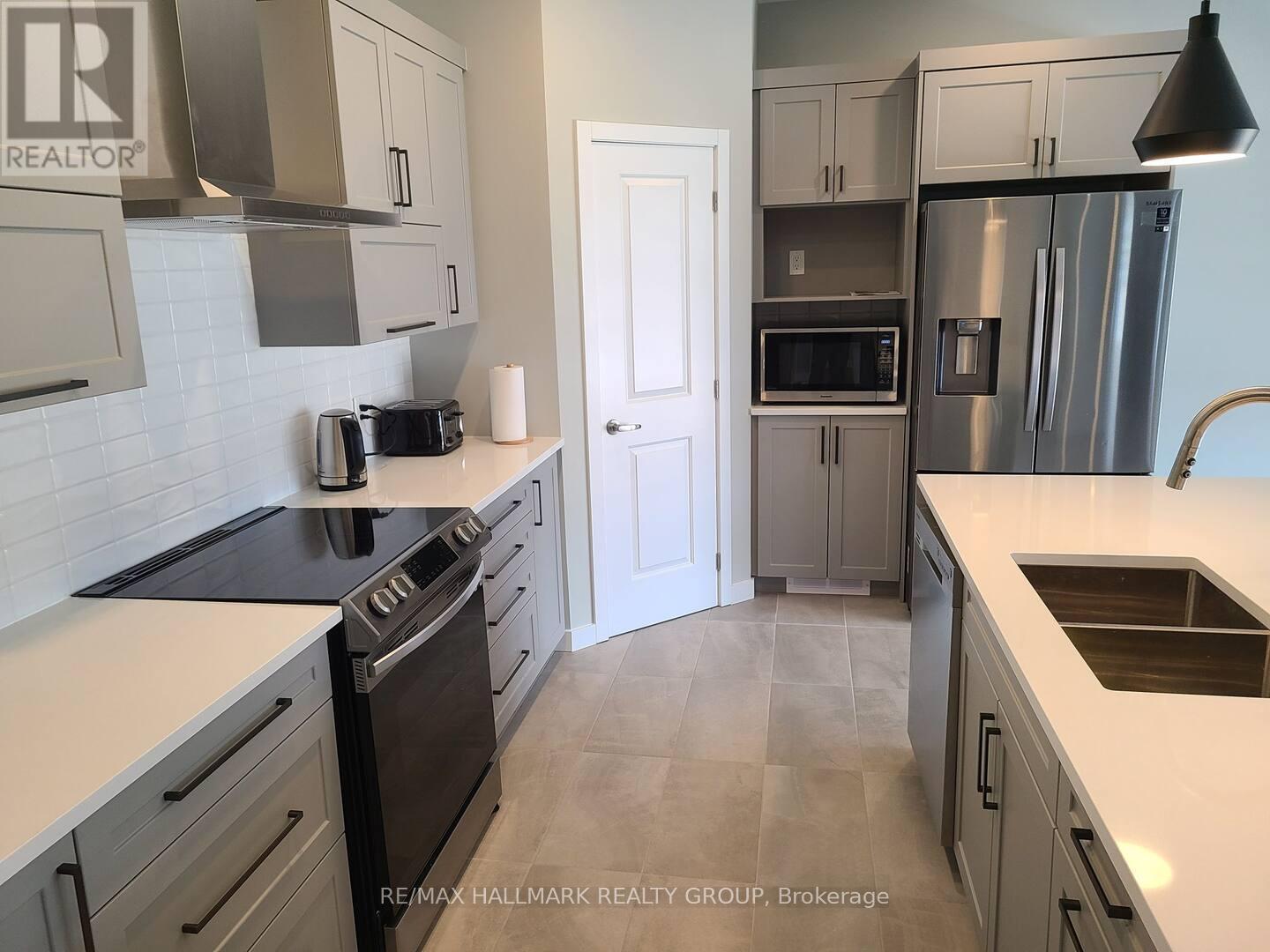 - 20 Rutile Street, Clarence-Rockland, Ontario  K4K 0L4 - Photo 2 - X12694880