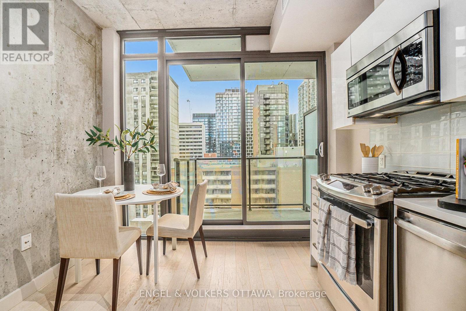 1113 - 224 Lyon Street N, Ottawa, Ontario  K1R 5V9 - Photo 5 - X12694906