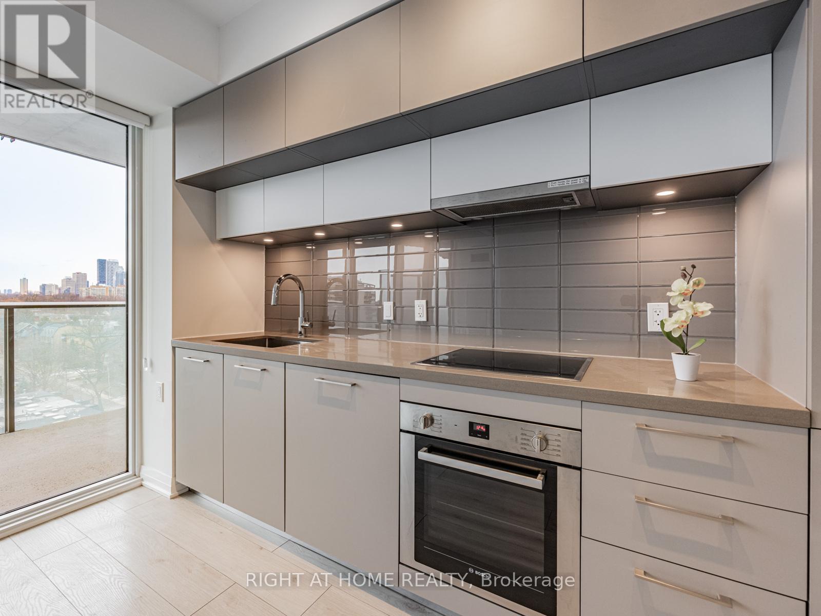 1106 - 99 Foxbar Road, Toronto, Ontario  M4V 0B2 - Photo 11 - C12689722