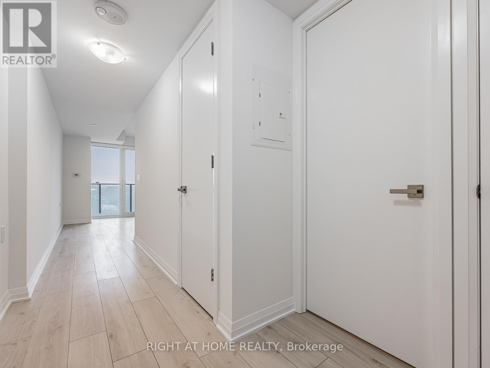 1106 - 99 Foxbar Road, Toronto, Ontario  M4V 0B2 - Photo 3 - C12689722