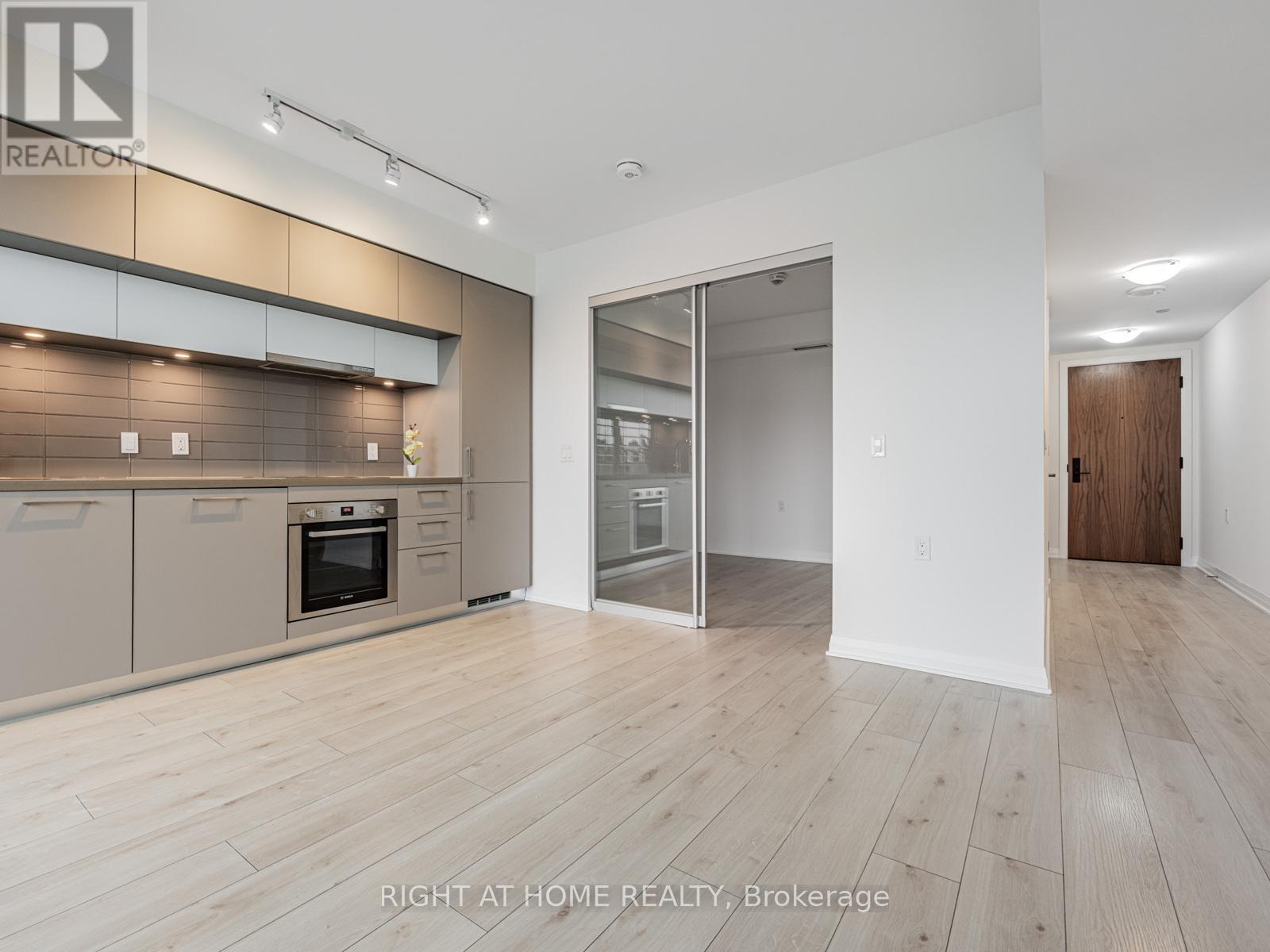 1106 - 99 Foxbar Road, Toronto, Ontario  M4V 0B2 - Photo 7 - C12689722