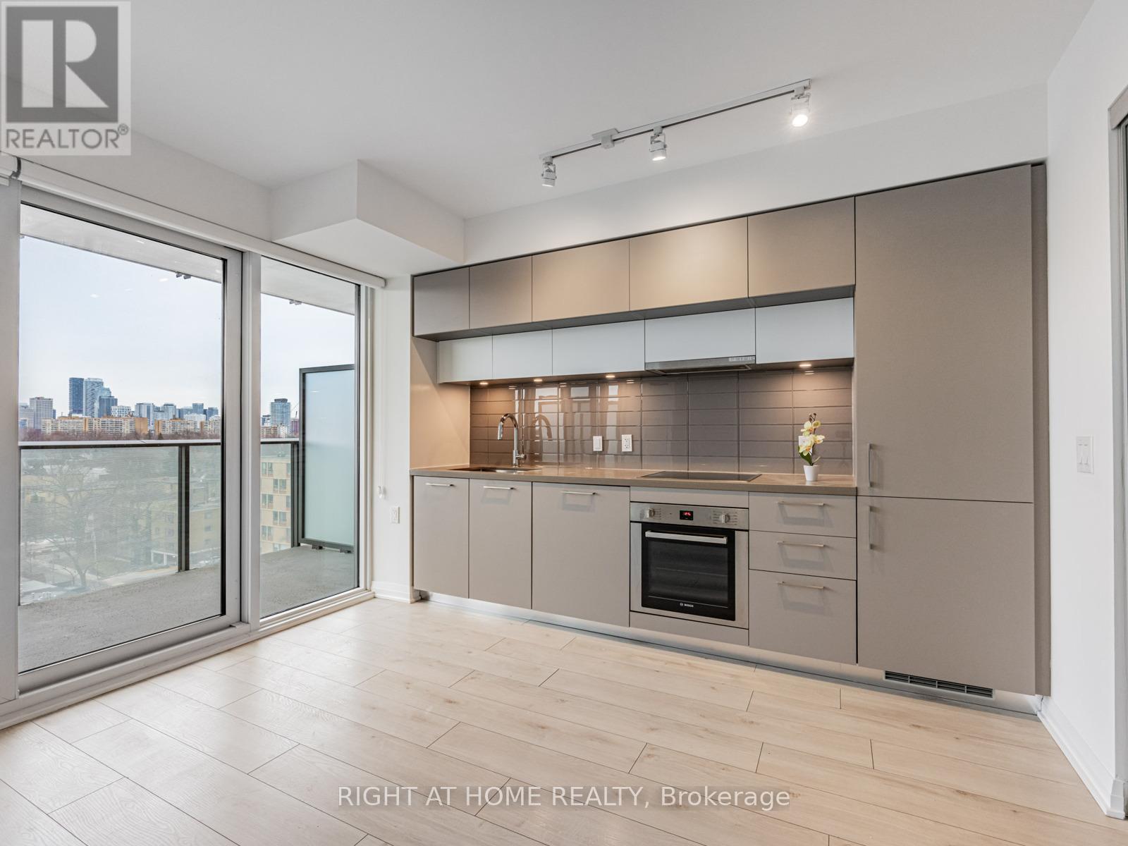 1106 - 99 Foxbar Road, Toronto, Ontario  M4V 0B2 - Photo 9 - C12689722