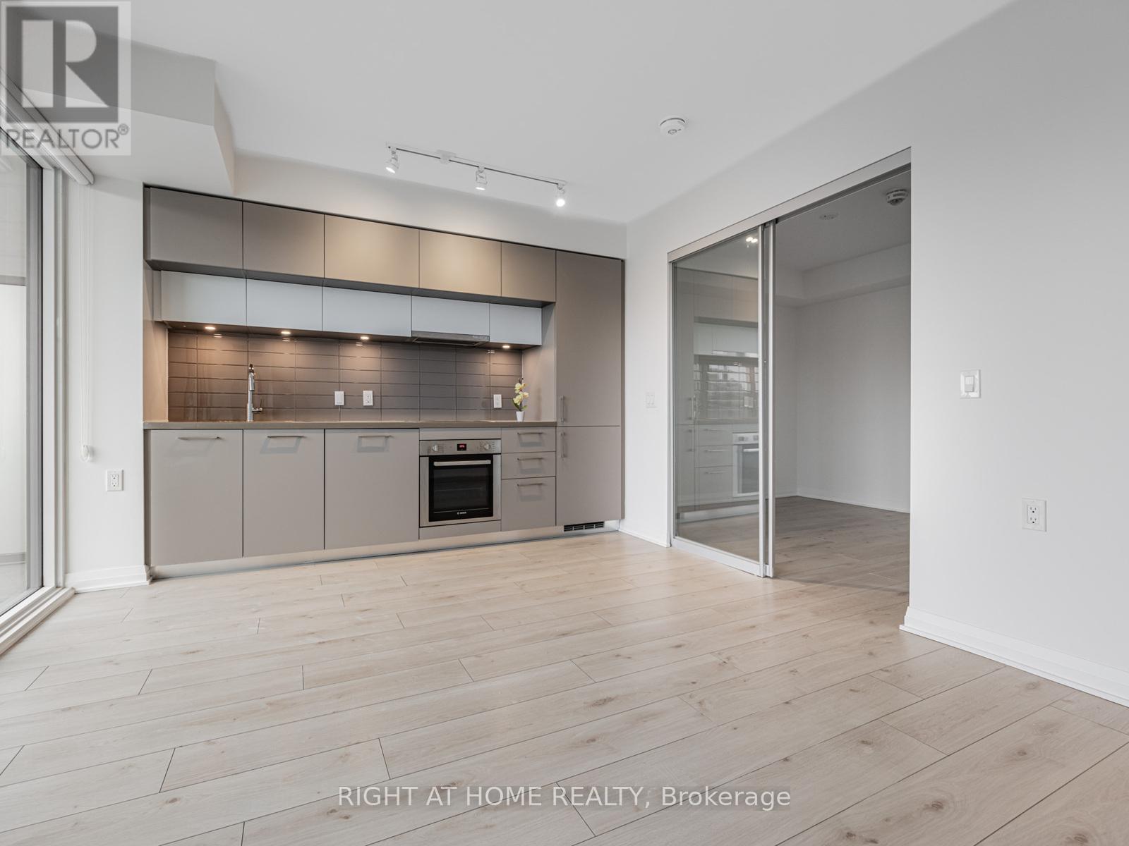 1106 - 99 Foxbar Road, Toronto, Ontario  M4V 0B2 - Photo 6 - C12689722