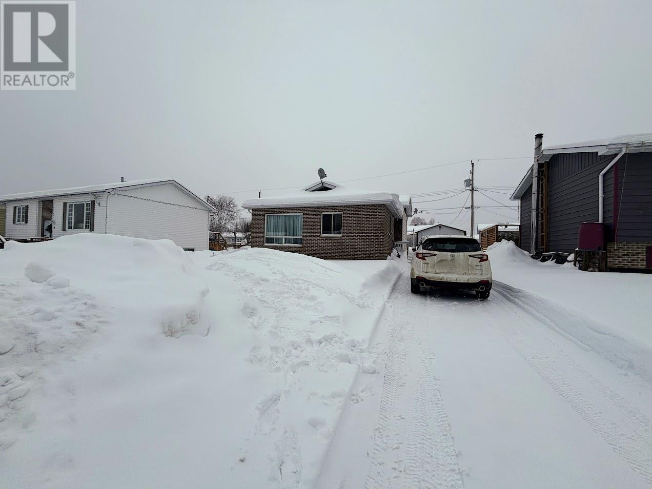 77 Matachewan Rd, Manitouwadge, Ontario  P0T 2C0 - Photo 37 - TB2600061