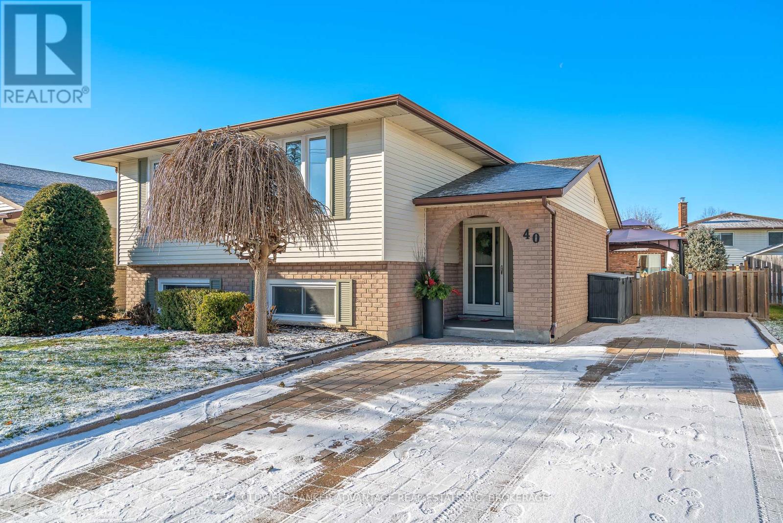 40 CRESTCOMBE ROAD, St. Catharines, Ontario