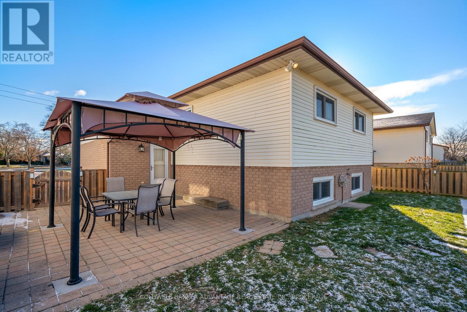 40 Crestcombe Road, St. Catharines, Ontario  L2S 2J4 - Photo 12 - X12694770