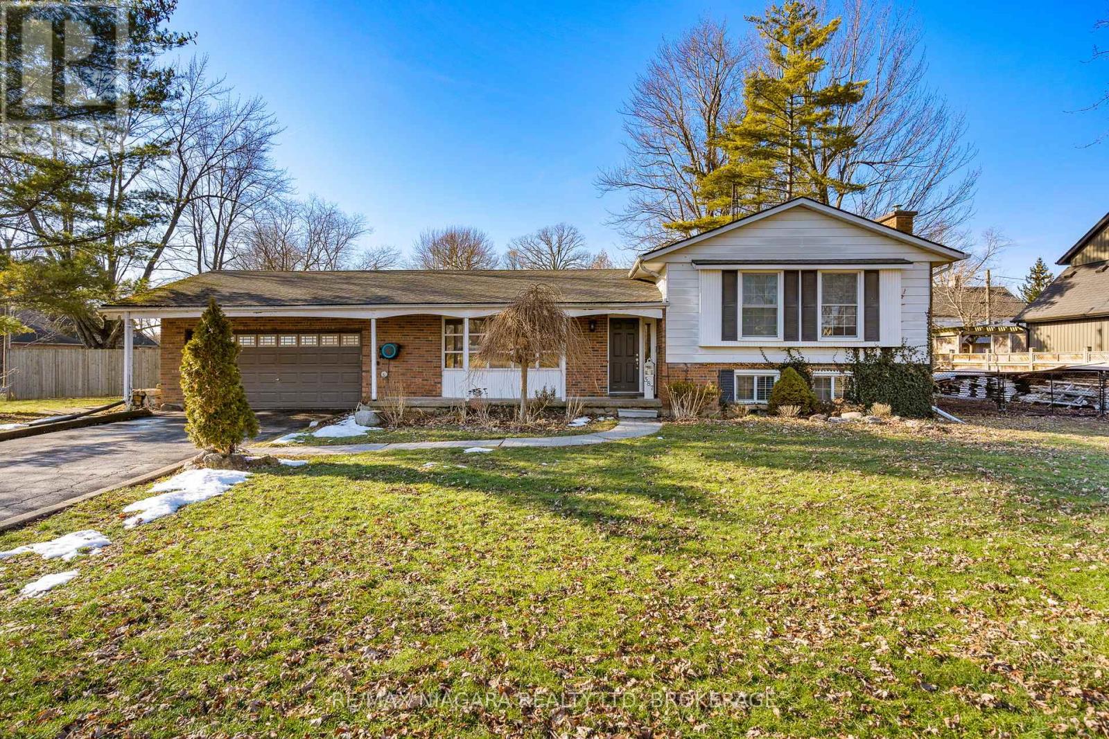 587 Daytona Drive, Fort Erie, Ontario  L2A 4Z5 - Photo 2 - X12694896