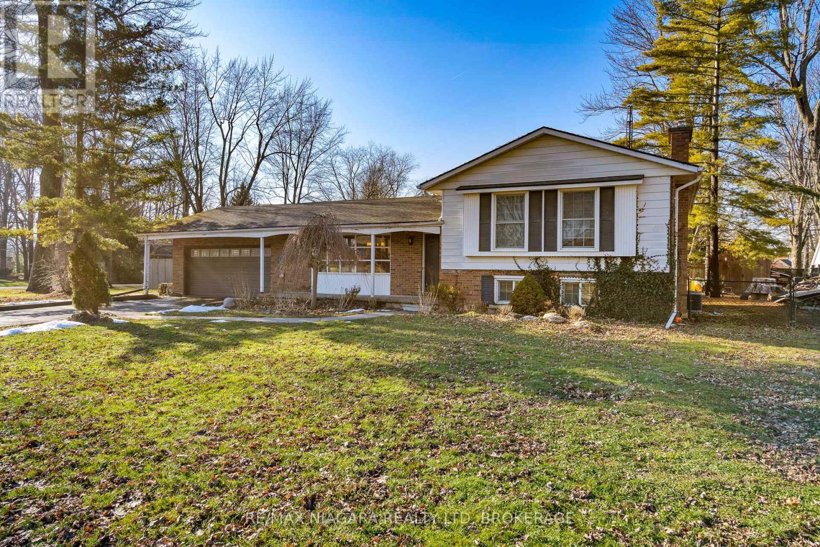 587 Daytona Drive, Fort Erie, Ontario  L2A 4Z5 - Photo 3 - X12694896