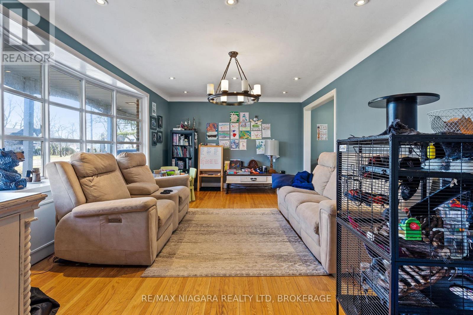 587 Daytona Drive, Fort Erie, Ontario  L2A 4Z5 - Photo 9 - X12694896