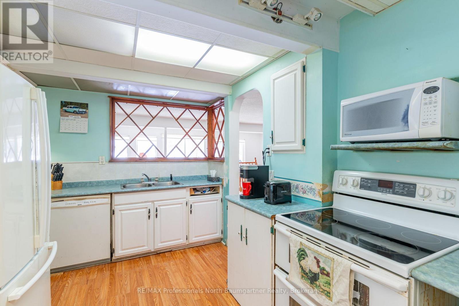 1015 Blackberry Lane, Minden Hills, Ontario  K0M 2K0 - Photo 11 - X12694894