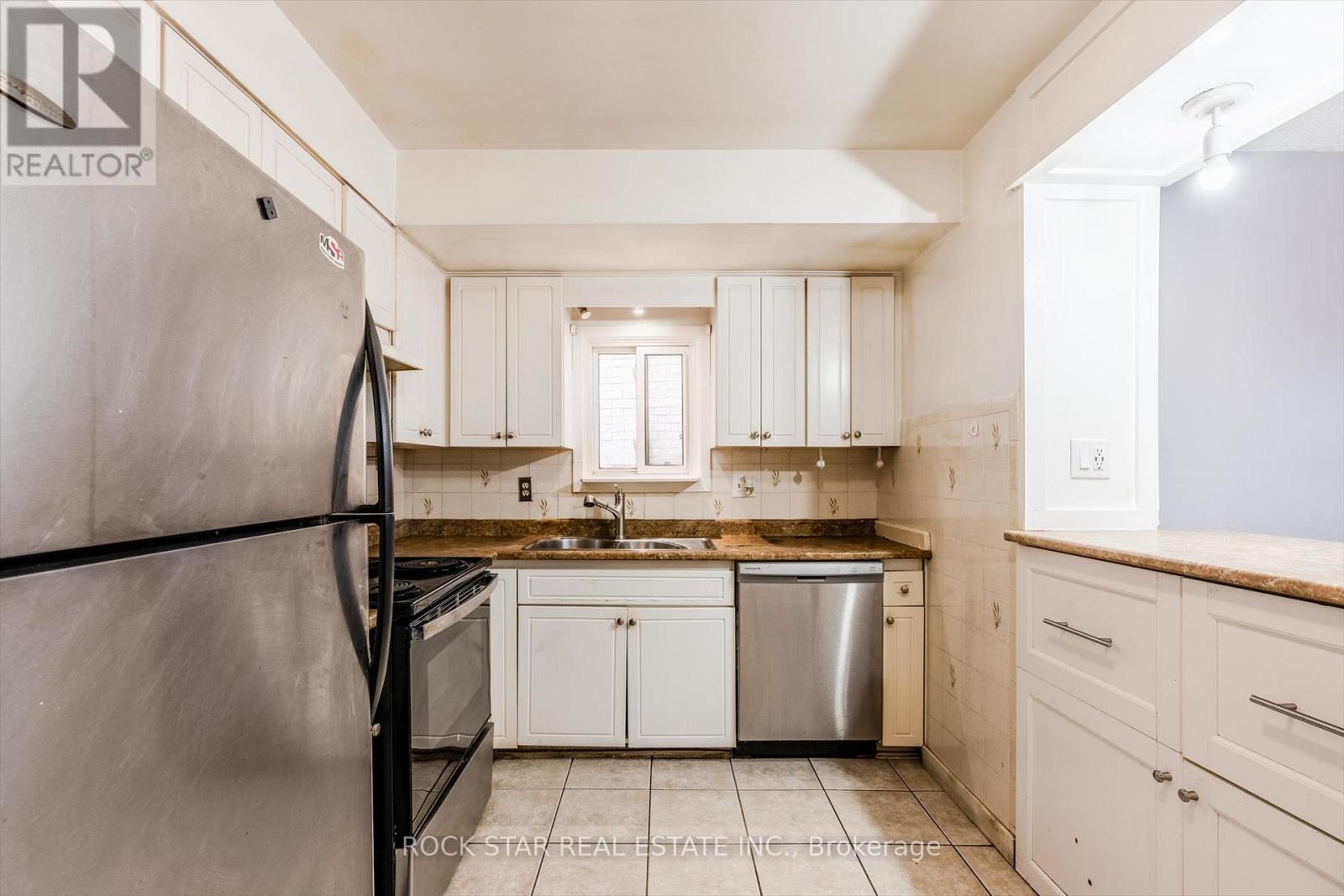 40 Jamie Ann Court, Hamilton, Ontario  L8W 1Y5 - Photo 2 - X12691118