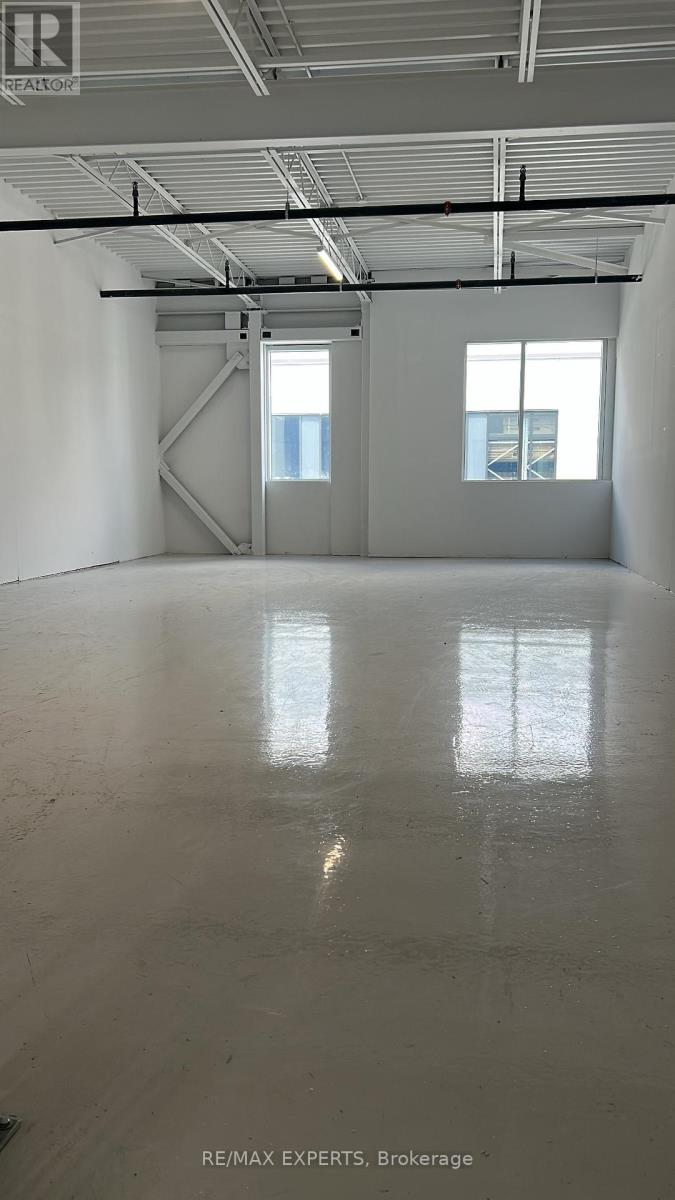 B110 - 5266 Solar Drive, Mississauga, Ontario  L4W 5M8 - Photo 4 - W12686812