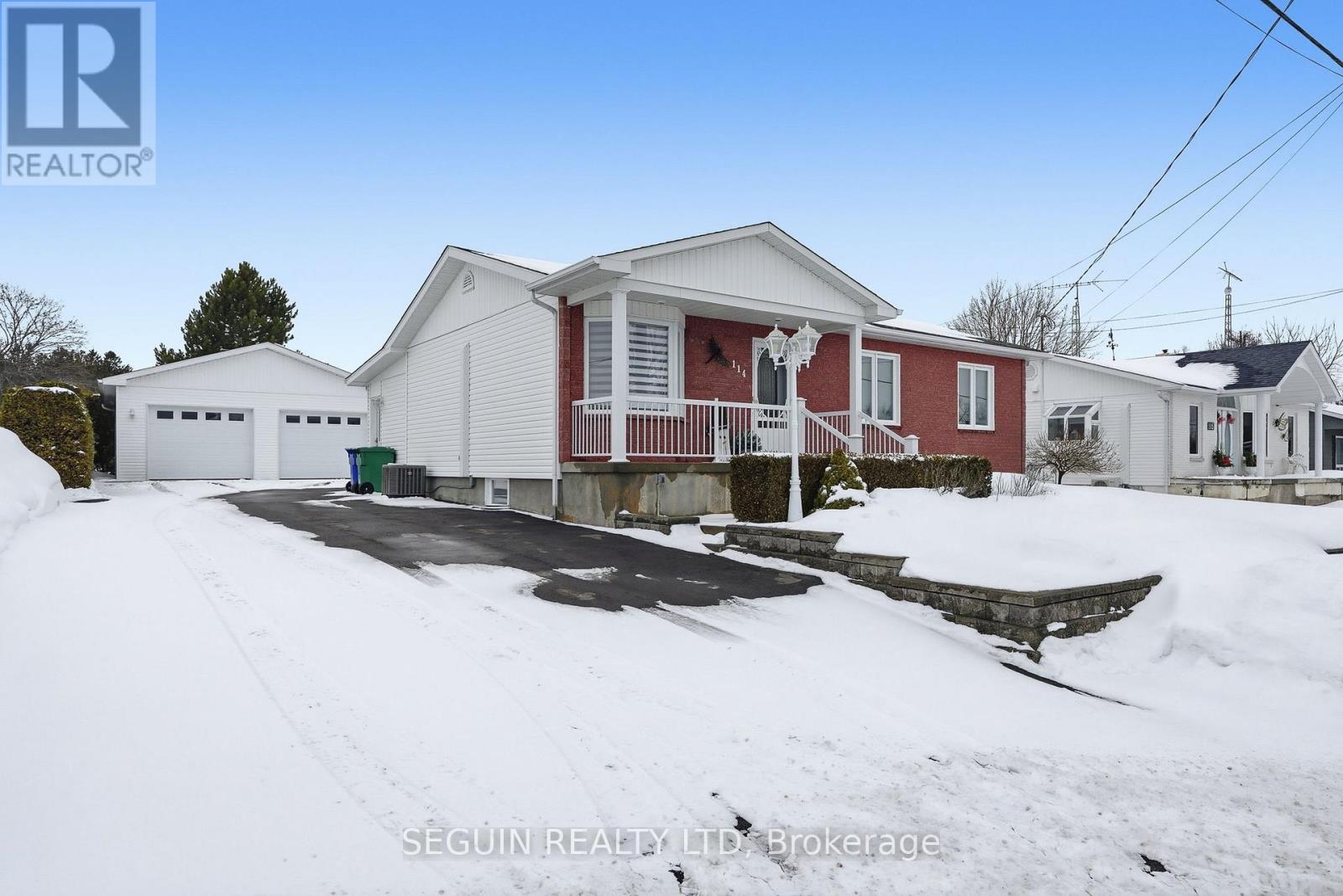 114 STANLEY AVENUE, Champlain, Ontario