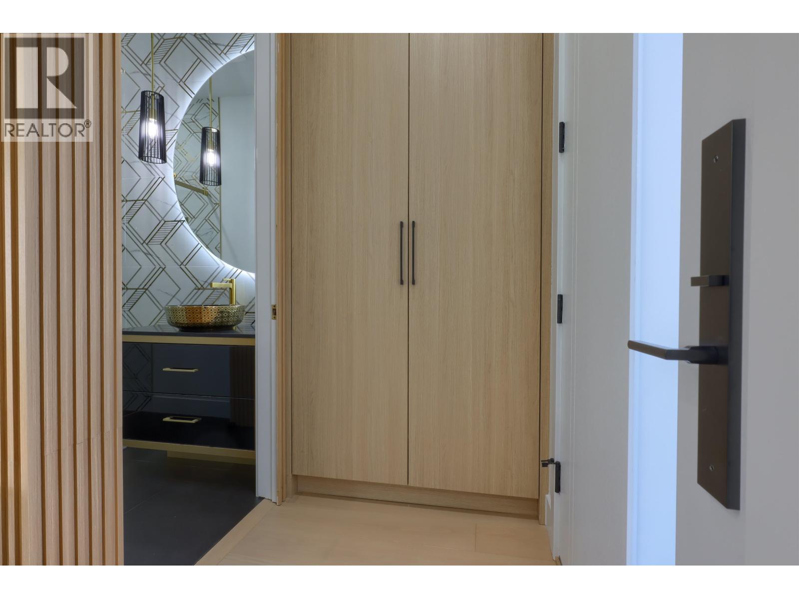 4670 Todd Street, Vancouver, British Columbia  V5R 3P8 - Photo 4 - R3079051