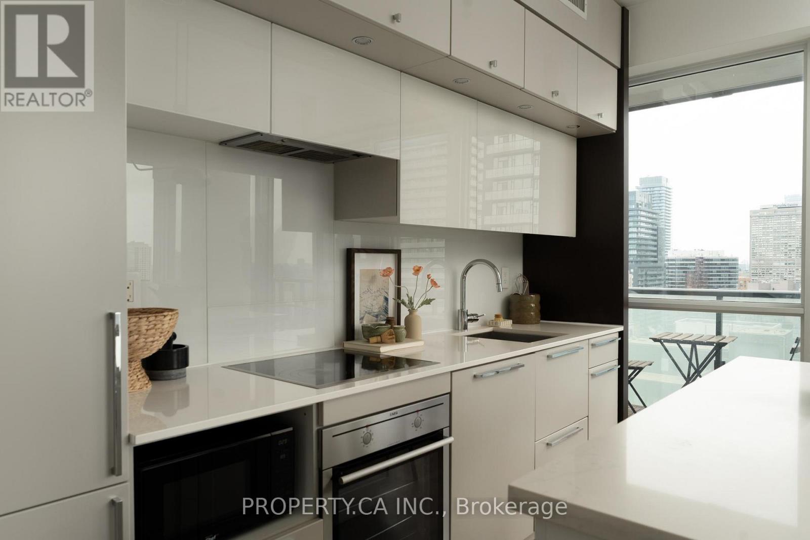 3308 - 15 Grenville Street, Toronto, Ontario  M4Y 0B9 - Photo 11 - C12694818