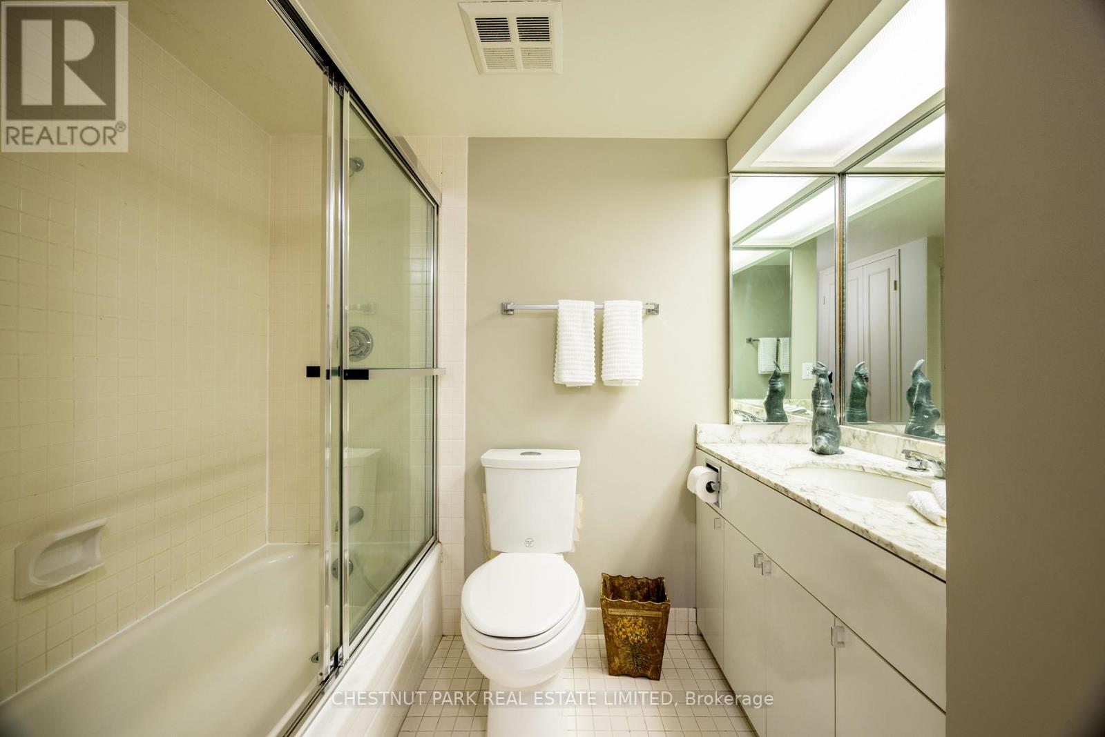 1002 - 63 St Clair Avenue W, Toronto, Ontario  M4V 2Y9 - Photo 22 - C12694860