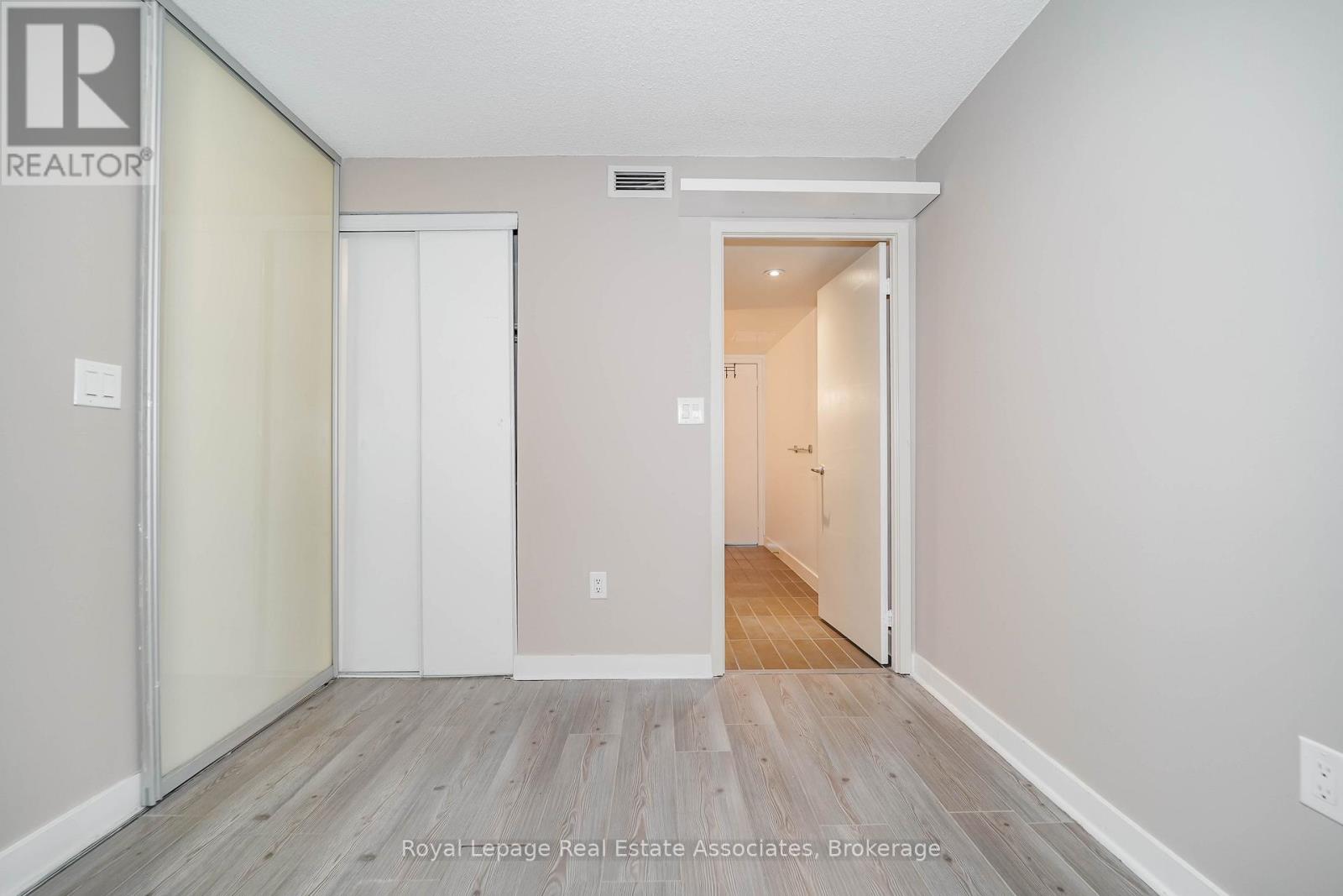 621 - 4k Spadina Avenue, Toronto, Ontario  M5V 3Y9 - Photo 10 - C12694878