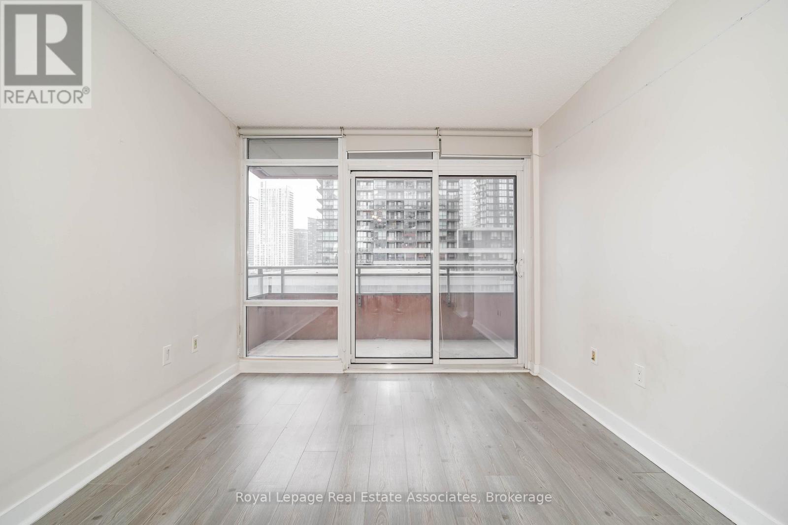 621 - 4k Spadina Avenue, Toronto, Ontario  M5V 3Y9 - Photo 17 - C12694878