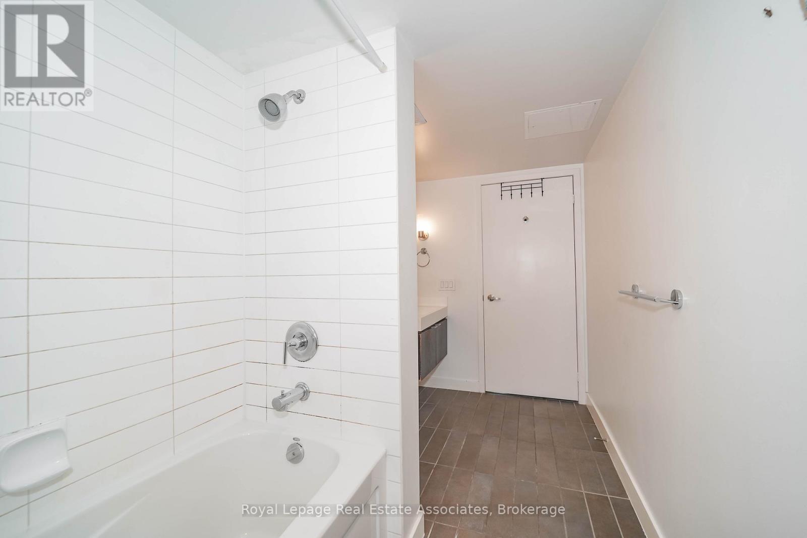 621 - 4k Spadina Avenue, Toronto, Ontario  M5V 3Y9 - Photo 23 - C12694878