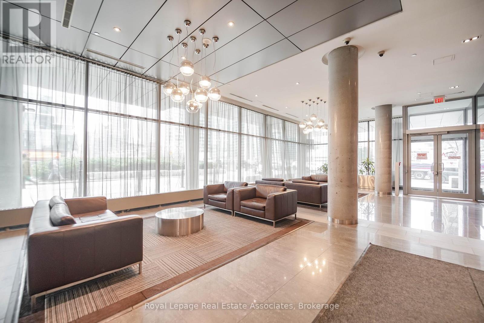 621 - 4k Spadina Avenue, Toronto, Ontario  M5V 3Y9 - Photo 4 - C12694878