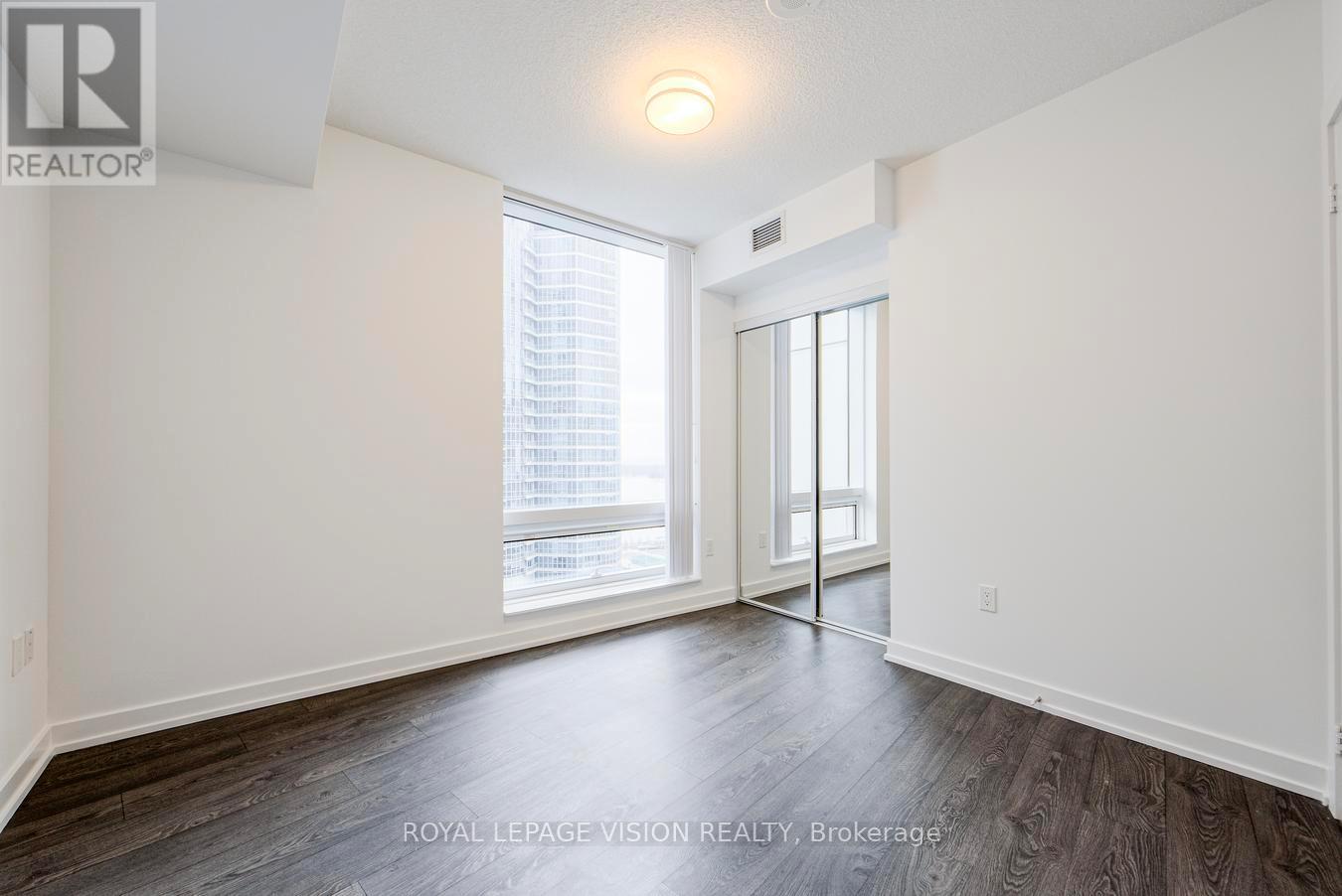 2210 - 10 York Street, Toronto, Ontario  M5J 0E1 - Photo 13 - C12694918
