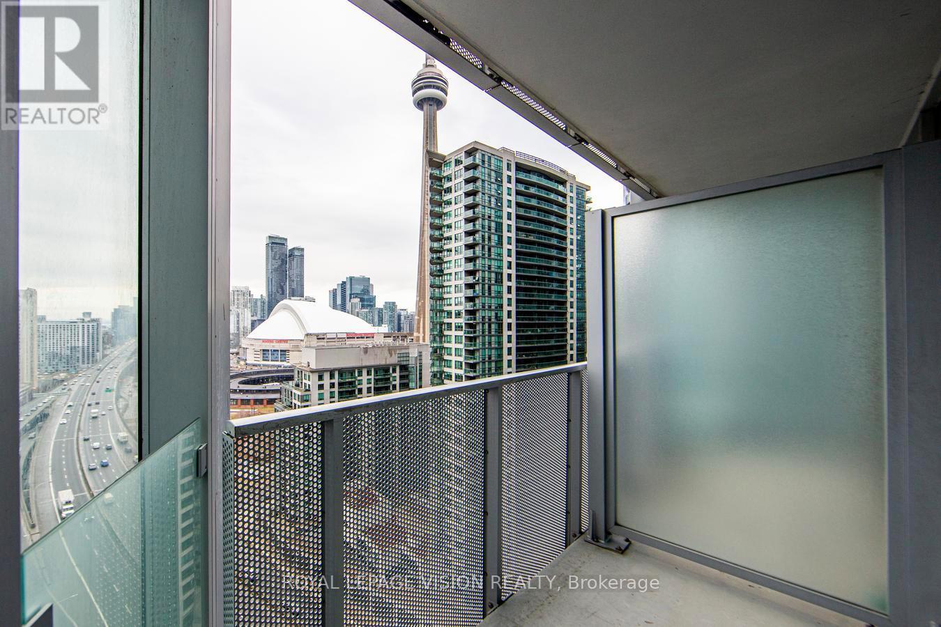2210 - 10 York Street, Toronto, Ontario  M5J 0E1 - Photo 15 - C12694918