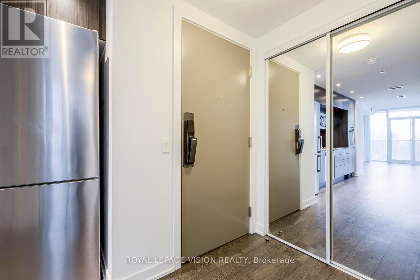 2210 - 10 York Street, Toronto, Ontario  M5J 0E1 - Photo 16 - C12694918