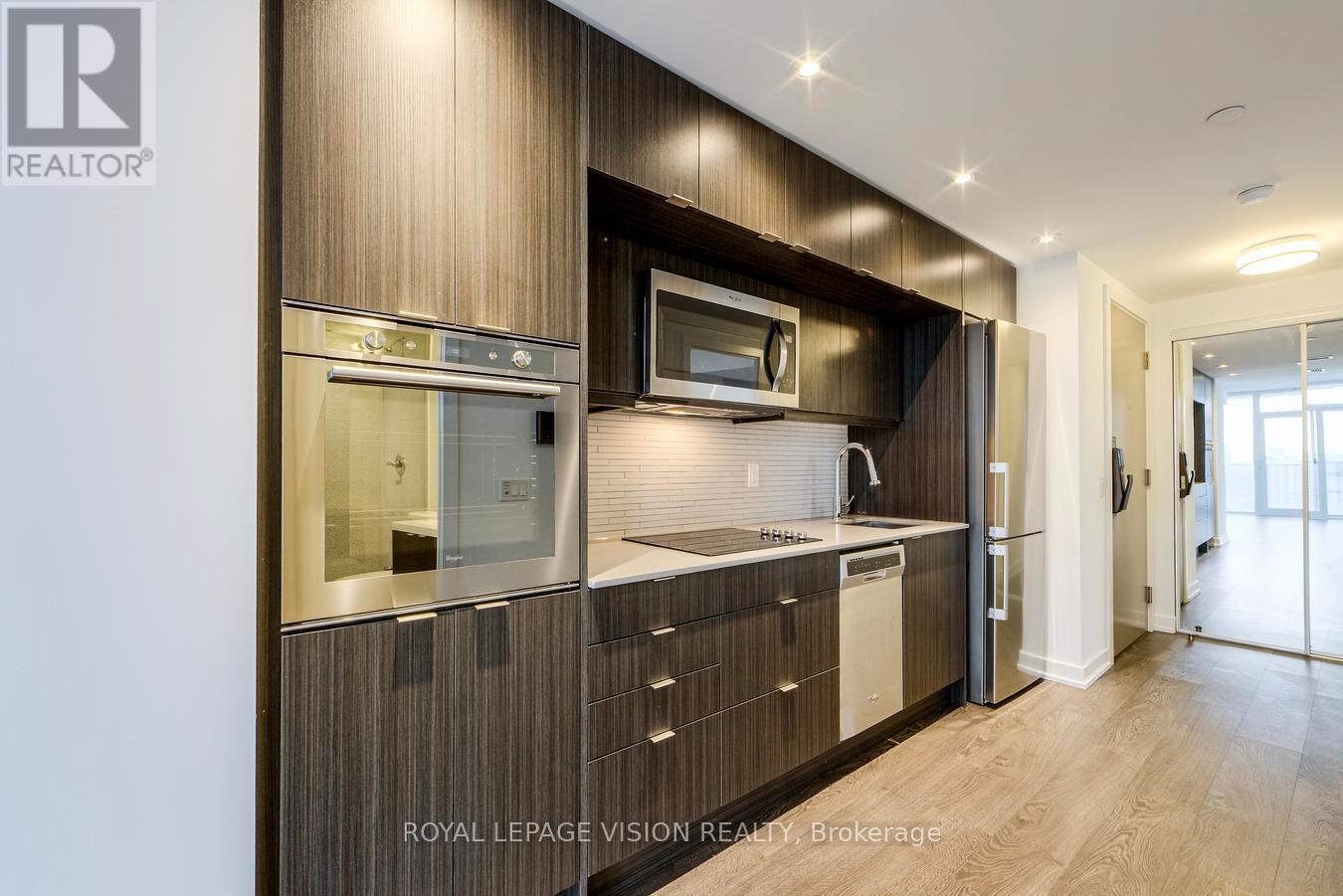 2210 - 10 York Street, Toronto, Ontario  M5J 0E1 - Photo 2 - C12694918