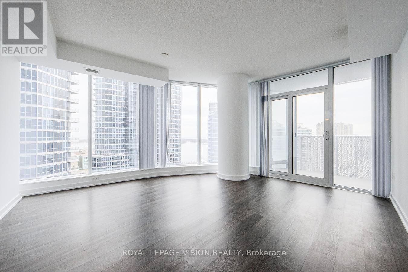 2210 - 10 York Street, Toronto, Ontario  M5J 0E1 - Photo 5 - C12694918