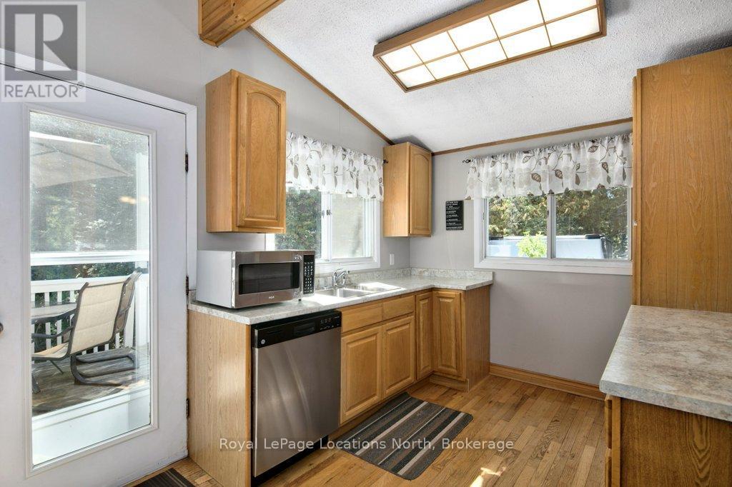 112 Cameron Street, Blue Mountains, Ontario  N0H 2P0 - Photo 13 - X12415157