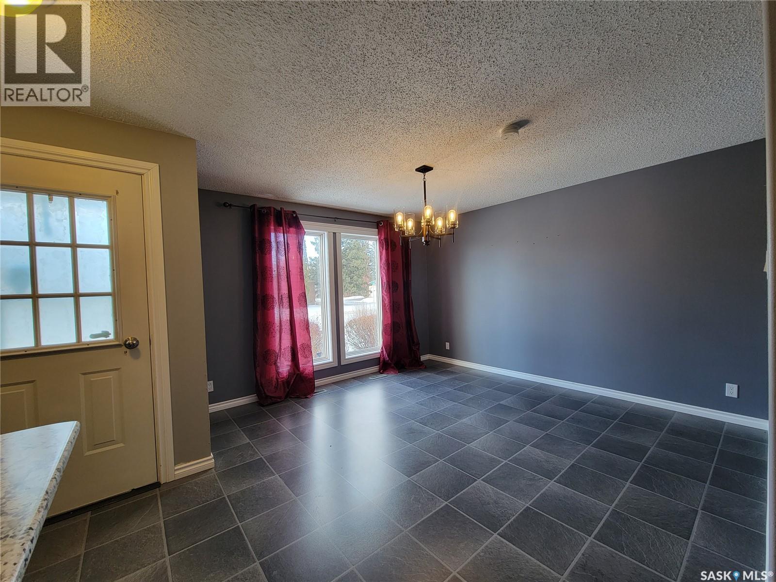 504 2nd Street W, Wilkie, Saskatchewan  S0K 4W0 - Photo 13 - SK026754